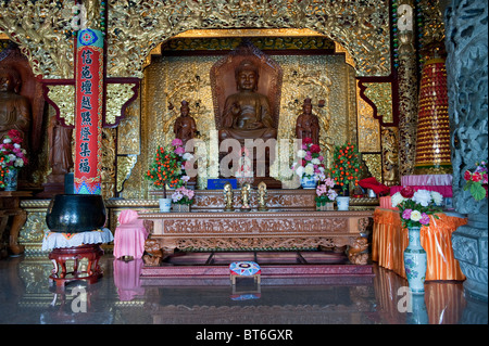 Hauptaltar im Kek Lok Si-Tempel in Penang, Malaysia Stockfoto