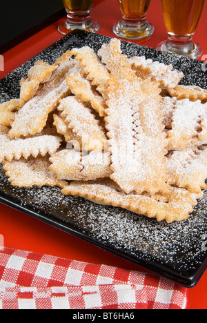 Italienische Karneval Gebäck, Frappe oder Chiacchiere oder Cenci, Bugie Stockfoto