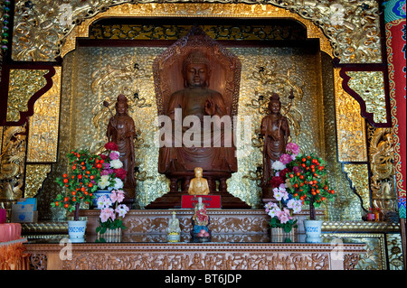 Hauptaltar im Kek Lok Si-Tempel in Penang, Malaysia Stockfoto