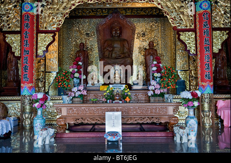 Hauptaltar im Kek Lok Si-Tempel in Penang, Malaysia Stockfoto