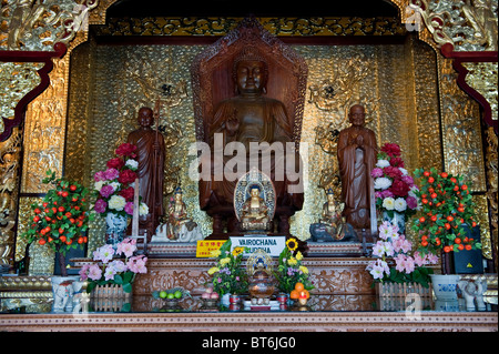 Hauptaltar im Kek Lok Si-Tempel in Penang, Malaysia Stockfoto