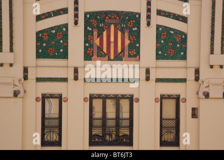 Architektonisches Detail auf der Vorderseite des Estación Del Norte, Valencia, Spanien Stockfoto