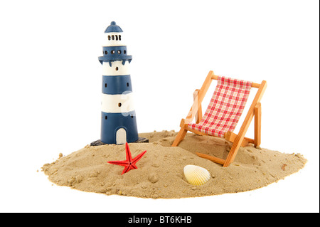 Küste Landschaft mit Leuchtturm und Urlaub Strandkorb Stockfoto