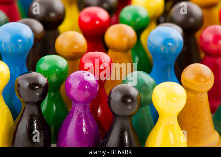 Große Gruppe von Menschen in vielen Farben abstrakt Stockfoto