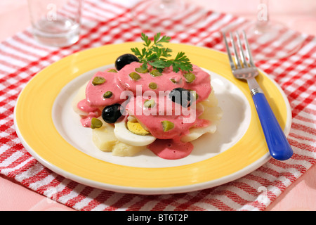 Rosa Kartoffeln Salat. Rezept zur Verfügung. Stockfoto