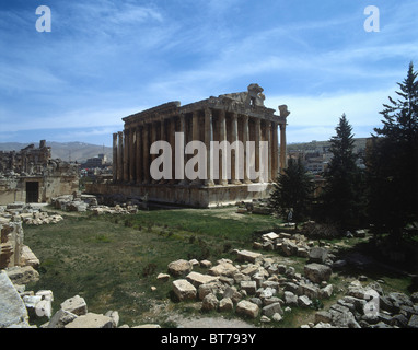 Libanon Baalbek Tempel des Bacchus, gesehen aus dem Tempel des Jupiter Stockfoto