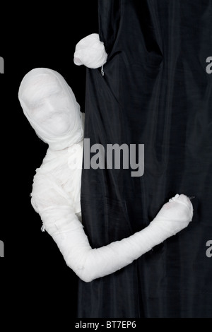 Mann im Verband Blick von hinten des Vorhangs Stockfoto