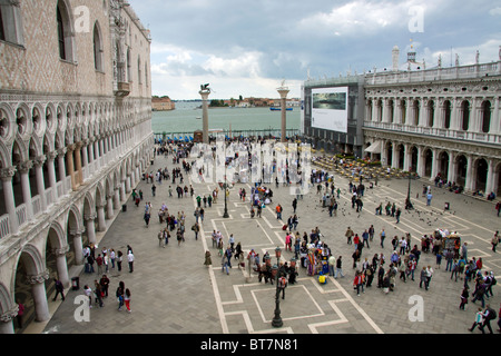 Dogenpalast und der Nationalbibliothek in Sankt Markus Platz Venedig. Stockfoto