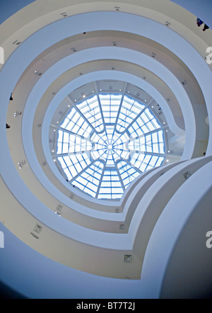 Innenansicht der Galerien im Solomon Guggenheim-Museum in Manhattan New York City Stockfoto