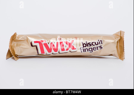 Eine Nahaufnahme Foto einer Snackbar Größe Twix Schokolade vor einem weißen Hintergrund Stockfoto