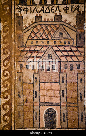 Detail aus Mosaikboden aus dem 8. Jahrhundert Kirche von St. Stephendepicting der alten Stadt von Philadelphia (Moderntag Amman). Stockfoto