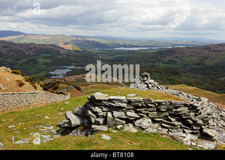 Blick von Lingmoor über in Richtung Elterwater und Windermere im Lake District National Park, Cumbria, England. Stockfoto