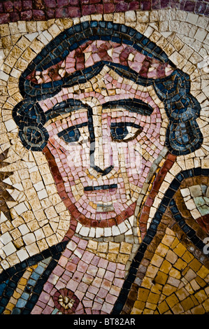 Detail aus Mosaik-Fußboden der Kirche aus dem 8. Jahrhundert von St. Stephan in Umm al-Rasas, Jordanien. Stockfoto