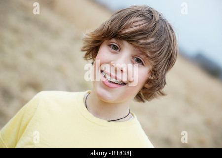 Portrait eines lächelnden jungen Stockfoto