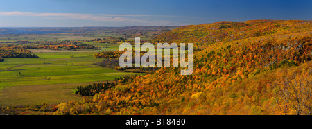 Panorama der eardley Escarpment und Ottawa River Valley Tiefland bei Champlain lookout Gatineau Park Quebec Kanada Stockfoto