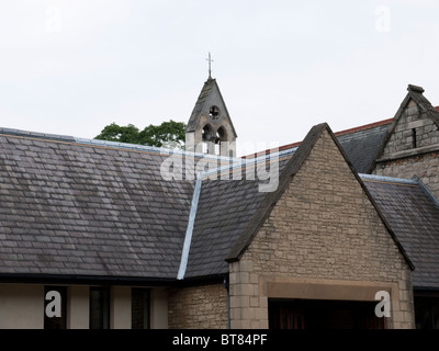 auf einem Kirchendach anfällig für Diebe führen Stockfoto