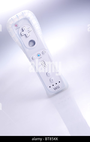 Nintendo Wii-Konsole Bluetooth-Controller. Stockfoto