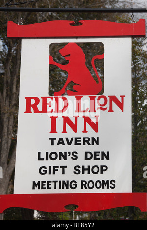 Ein Zeichen außerhalb des Red Lion Inn in Pittsfield, Massachusetts. Stockfoto