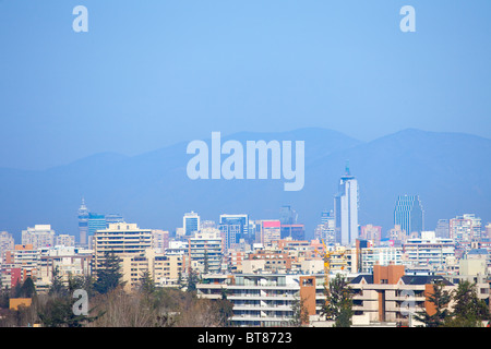 Panoramablick über die Innenstadt von Santiago, Chile Stockfoto