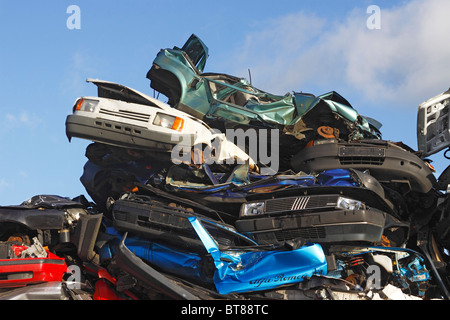 Autos, Verschrottungen gedrückt Schrott Premium, Autos auf einem Schrottplatz, alte Autos, Autowracks, Deutschland Stockfoto