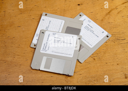 Die drei Microsoft Windows NT 4.0-System Festplatten /discs. Stockfoto