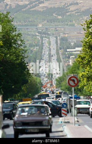 Stark befahrene Straße in Isfahan, Iran Stockfoto