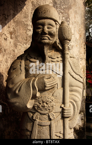 Statue im Tempel der Literatur Van Mieu, Hanoi, Vietnam, Asien zu schützen Stockfoto