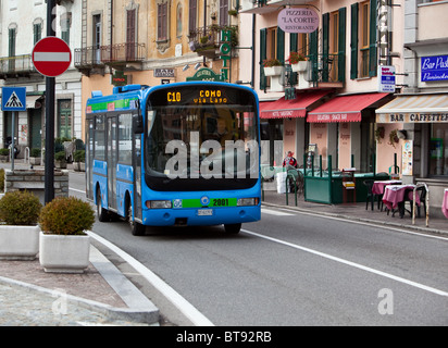 Busverbindungen auf der Durchreise Argegno.Lake Como Italien Stockfoto