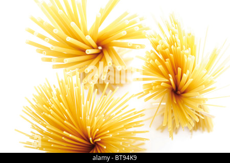 Verschiedene Arten von Nudeln, Spaghetti, Makkaroni, Bavette Nudeln Stockfoto