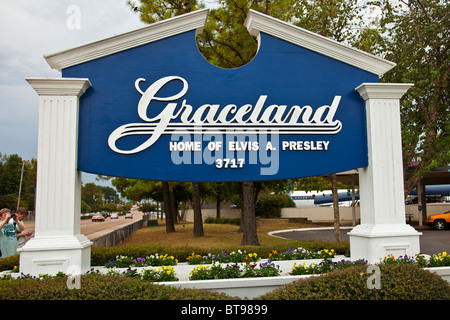 Schild am Eingang zum Graceland, der Heimat von Elvis Presley in Memphis, Tennessee, USA Stockfoto