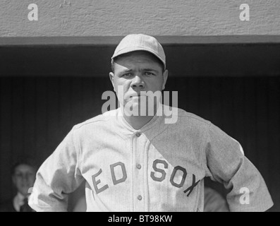 Vintage Foto ca. 1919 von Baseball-Legende Babe Ruth (George Herman Ruth Jr.) in Boston Red Sox-Streifen. Stockfoto