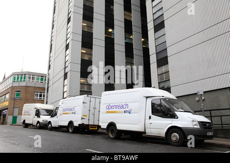 BT die vans in einer Straße U.K. Stockfoto