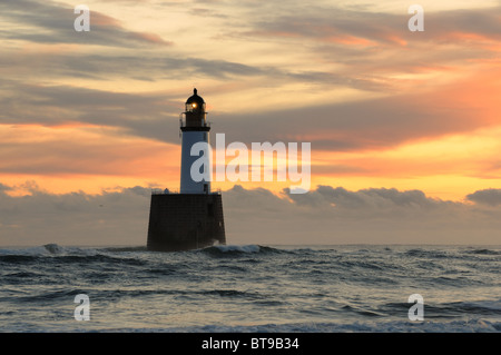 Rattray Head Leuchtturm bei Sonnenaufgang, Aberdeenshire, Schottland Stockfoto