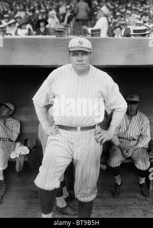 Vintage Foto ca. 1921 von Baseball-Legende Babe Ruth (George Herman Ruth Jr.) in New York Yankees Streifen. Stockfoto