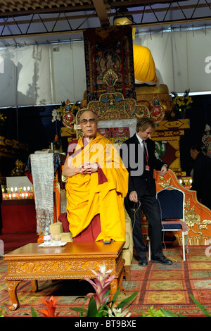 Seine Heiligkeit der 14. Dalai Lama besucht die Widmung des tibetischen kanadischen Cultural Centre in Toronto, Kanada. Stockfoto