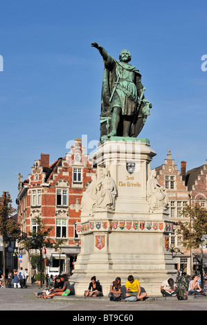 Die Statue von Jacob Van Artevelde am Freitagsmarkt / Vrijdagmarkt in Gent, Belgien Stockfoto