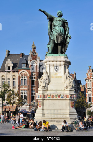 Die Statue von Jacob Van Artevelde am Freitagsmarkt / Vrijdagmarkt in Gent, Belgien Stockfoto