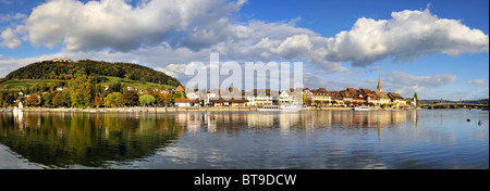 Panoramablick von der Rheinpromenade in der historischen Altstadt von Stein bin Rhein, Kanton Schaffhausen, Schweiz, Europa Stockfoto