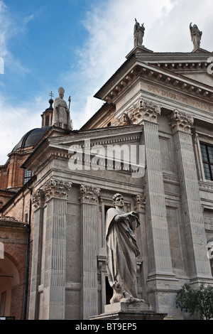 Der Duomo (Kathedrale) von Urbino, Marken, Italien Stockfoto