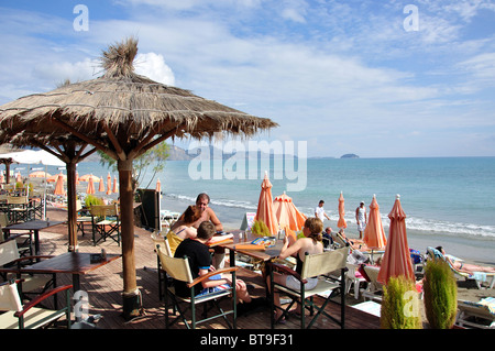 Strandcafe, Laganas Beach, Laganas, Zakynthos, Ionische Inseln, Griechenland Stockfoto