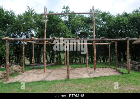 Rahmenarbeit der alten Hütte vom frühen Mittelalter Siedlung namens Amalang Stockfoto