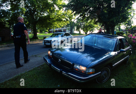 Polizei in Nashville beschäftigt mit dem Auto nach einer Fahrzeug-Verfolgung, glaubte gestohlen werden. Stockfoto