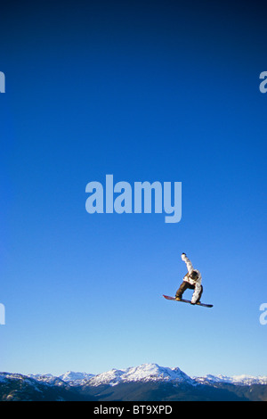 Snowboarder in der Luft in Whistler, BC Stockfoto