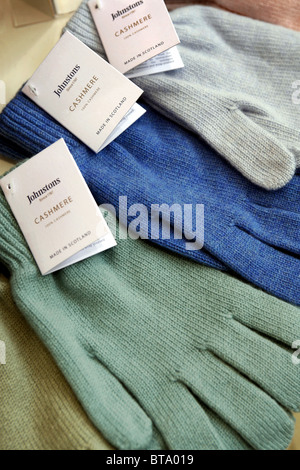 Kaschmir Handschuhe, Shop, die Royal Mile, Edinburgh, Schottland Stockfoto