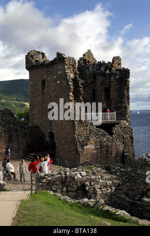 Urquhart Castle & Loch Ness, Schottland Stockfoto