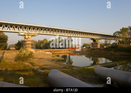 Brücke auf dem Fluss Po, Piacenza, Italien Stockfoto