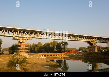 Brücke auf dem Fluss Po, Piacenza, Italien Stockfoto