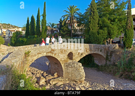 Pont Roma in Pollenca Mallorca in der Abendsonne. Stockfoto