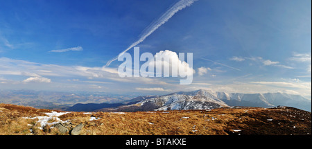 Erster Schnee in den Bergpanorama Stockfoto