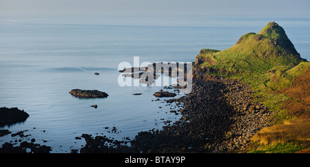 Die Küste bei Bushmills, Coleraine, Nordirland in der Nähe von Giants Causeway Stockfoto